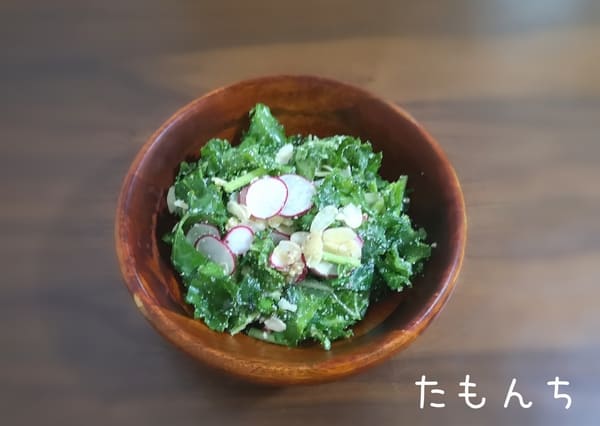 ケールとナッツとチーズのサラダの調理後写真